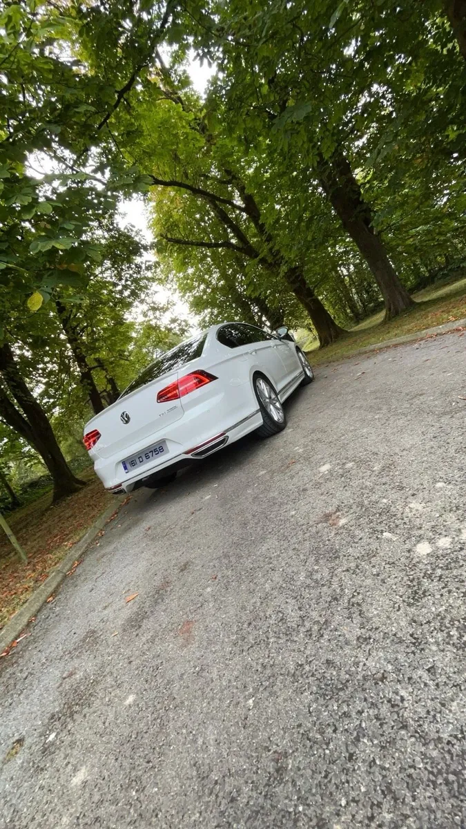 Volkswagen Passat - Image 2