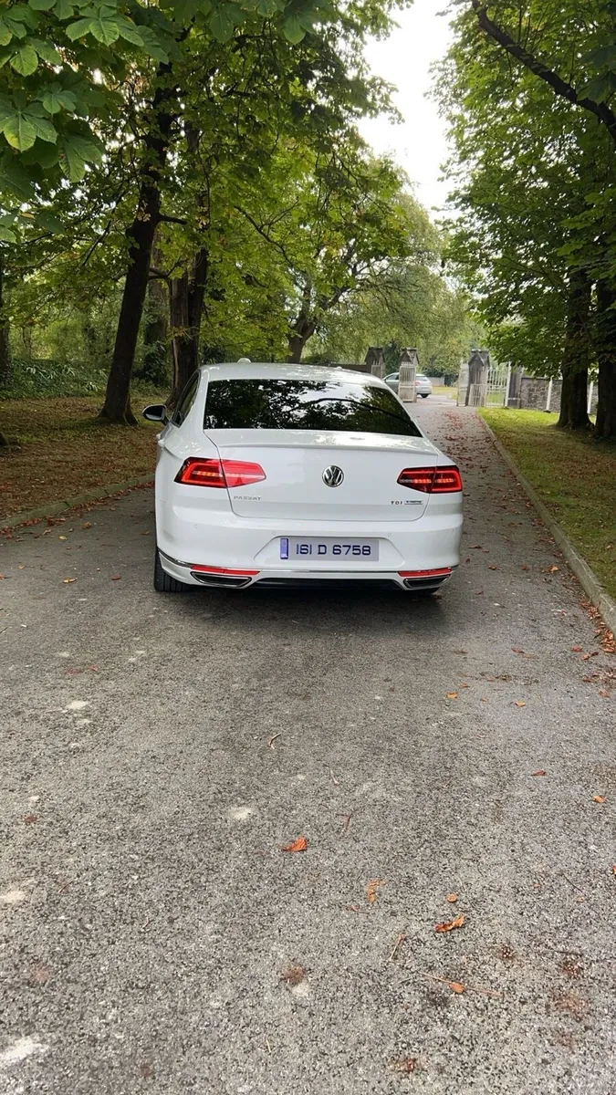 Volkswagen Passat - Image 4
