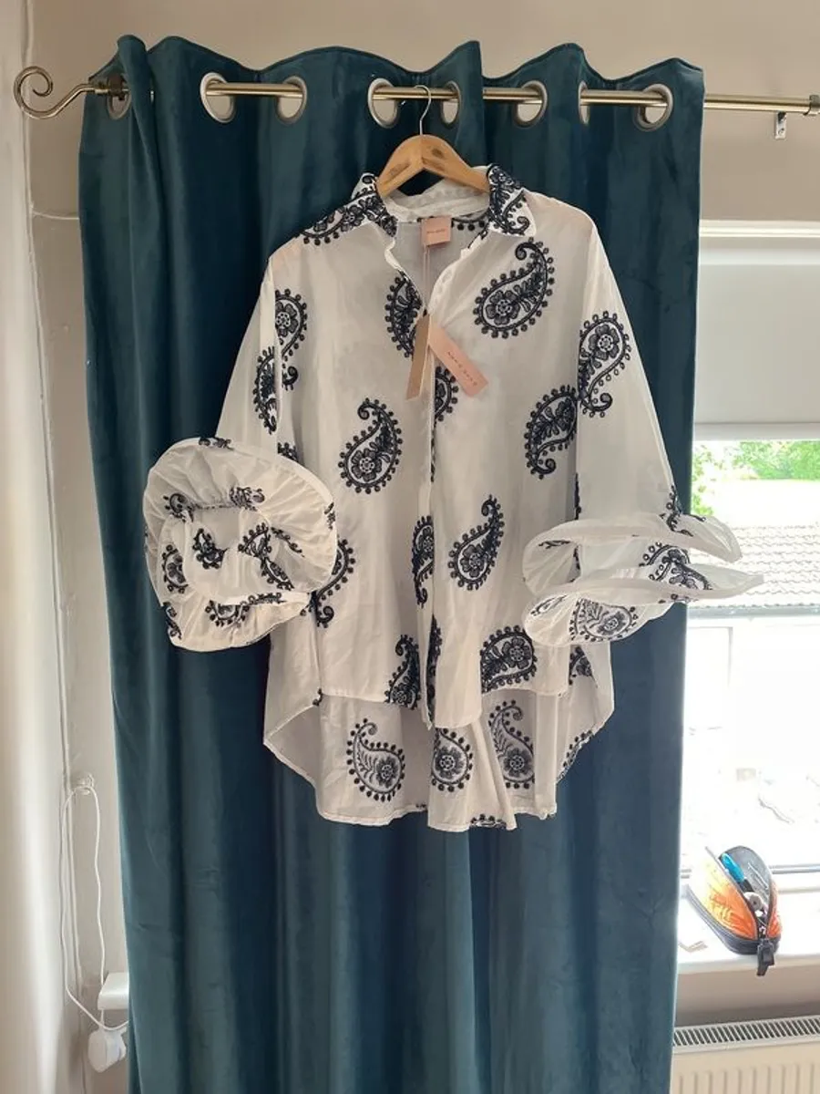ladies blouse - Image 1