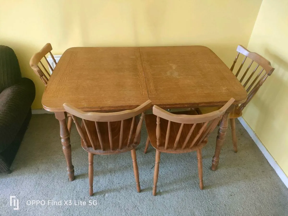Dining table plus chairs - Image 1