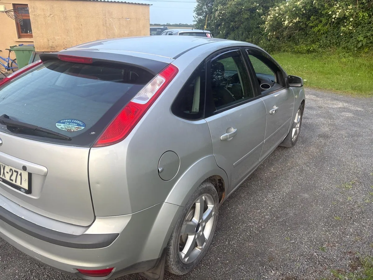 2007 Ford Focus - Image 2