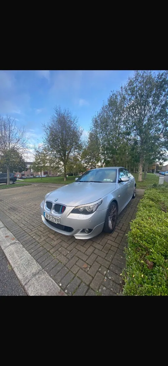 BMW 5-Series 2009 - Image 1