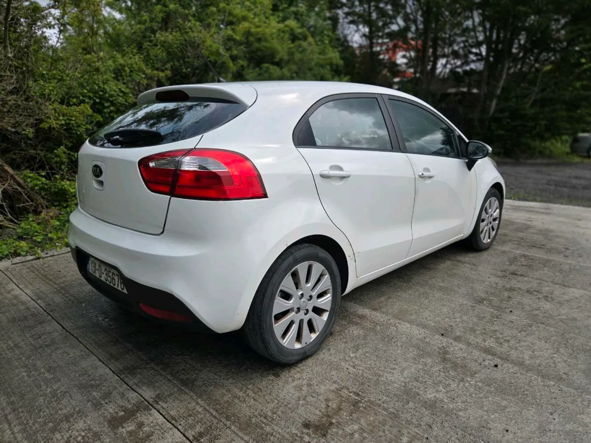 2013 Kia Rio - Image 2