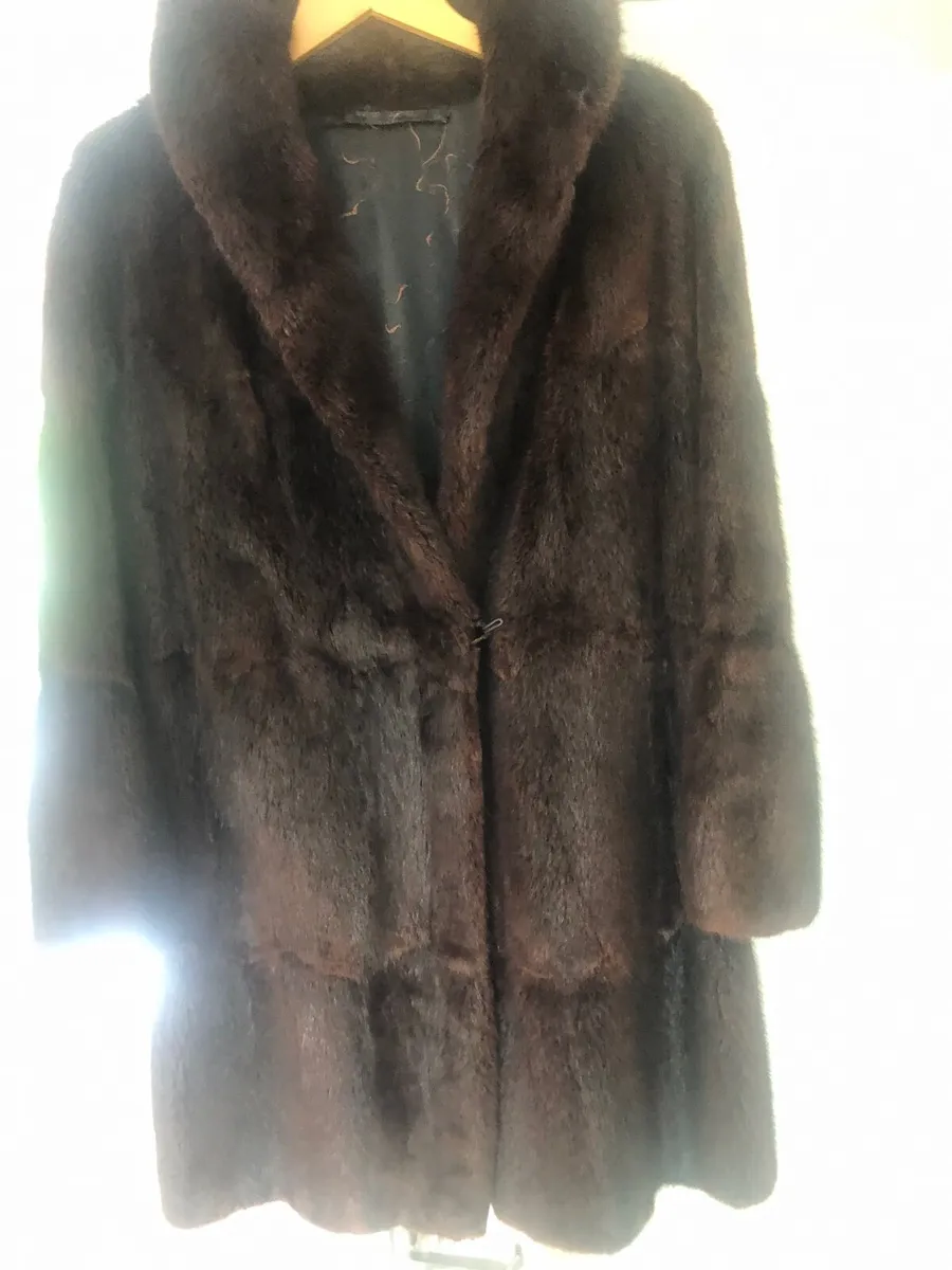 Quality fur coat - Image 1