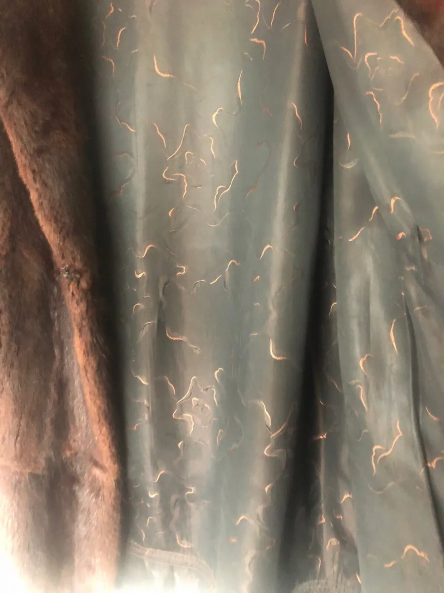 Quality fur coat - Image 3