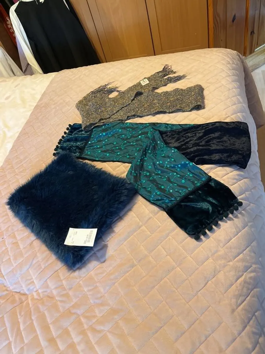 scarf - Image 1