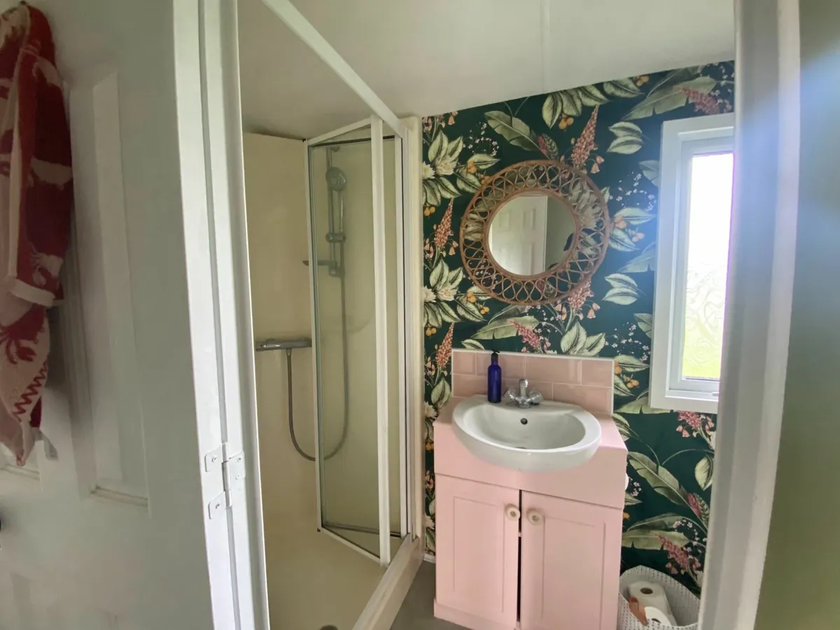 2 bed 2004 Willerby mobile home - Image 3