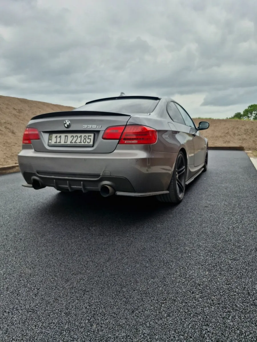 BMW 3-Series 2011 - Image 4