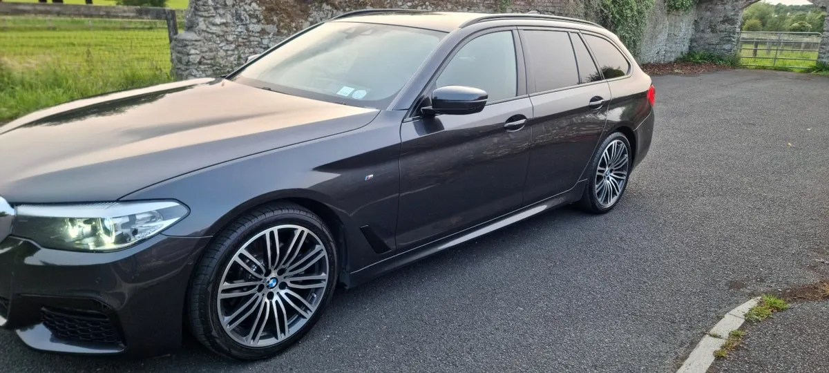 BMW 5-Series 2020 Touring XDrive - Image 4