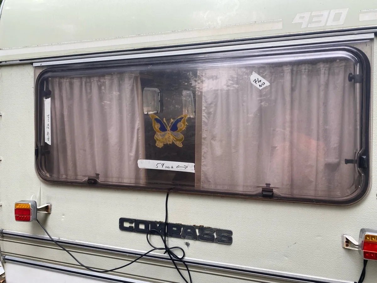 Large caravan windows and parts - Image 2