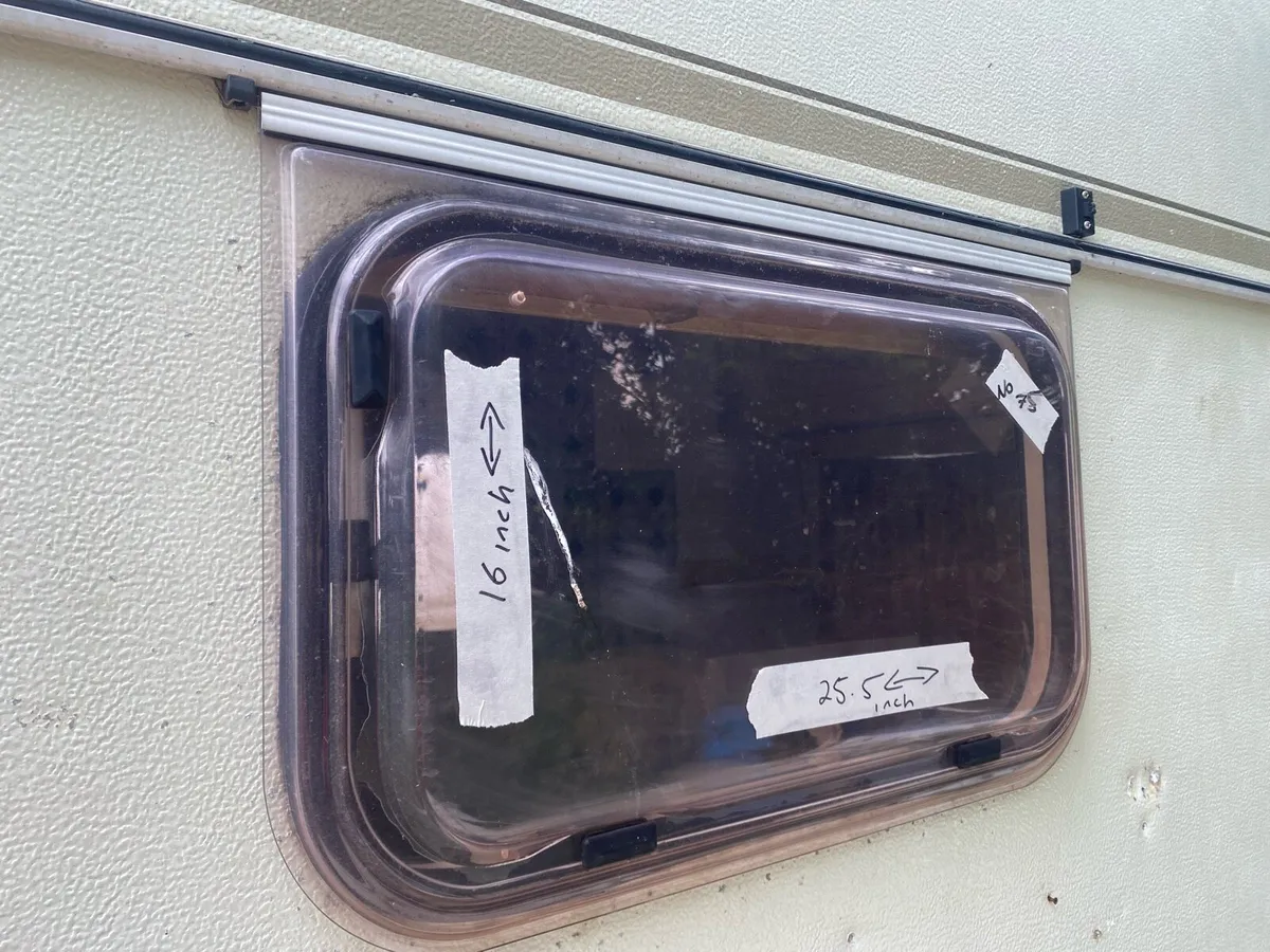 Large caravan windows and parts - Image 4