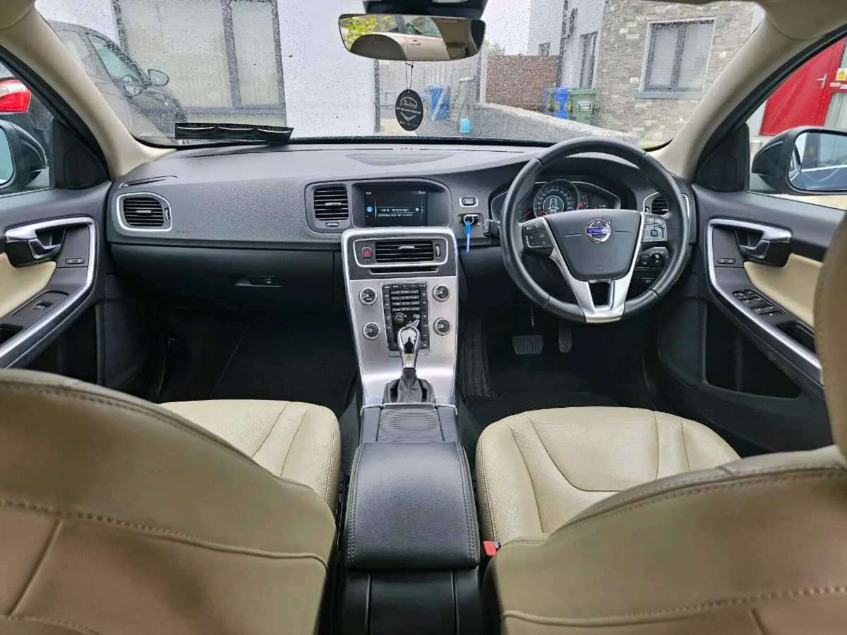 171 Volvo V60 - Image 2
