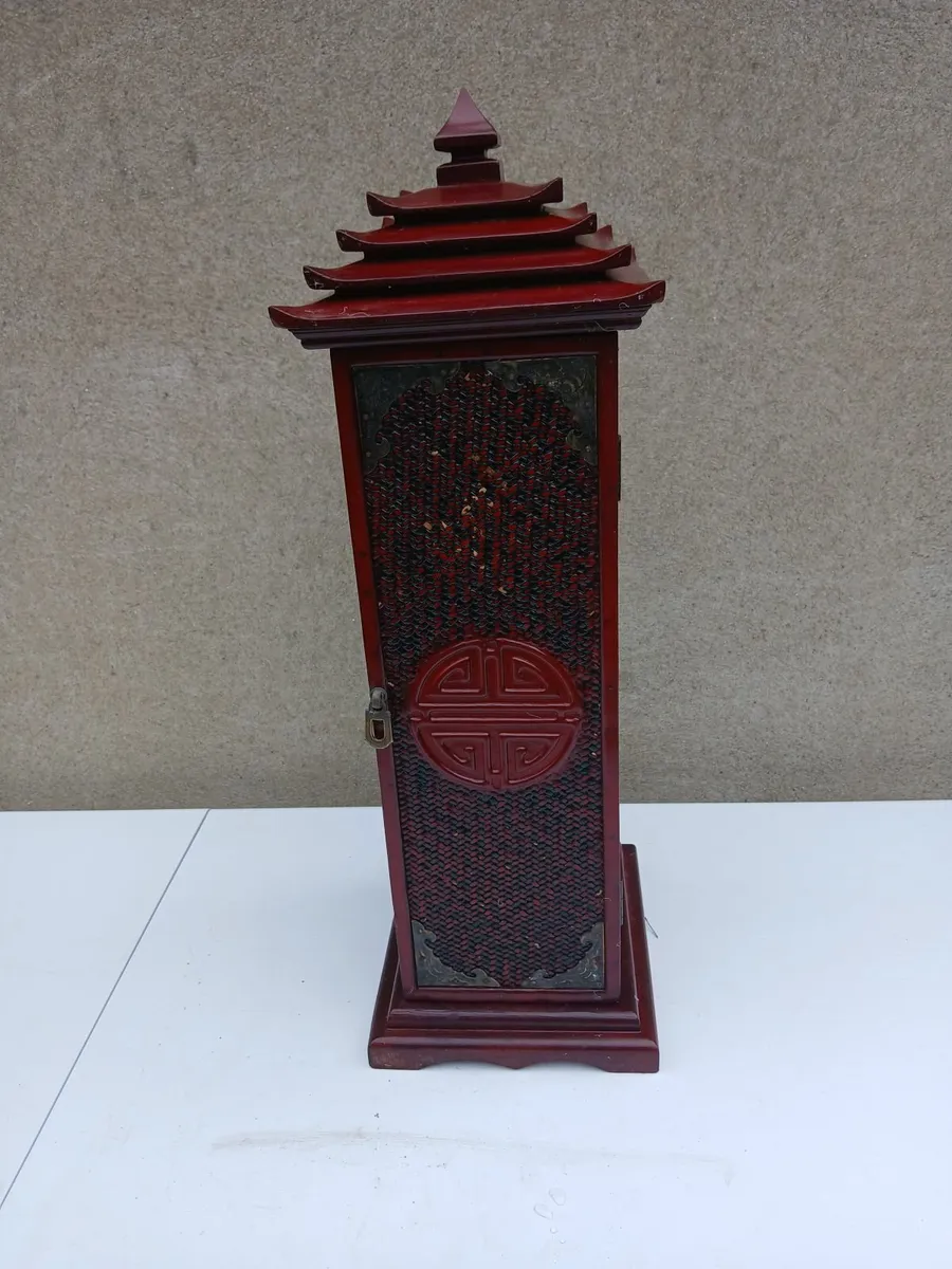 Cabinet - Image 1