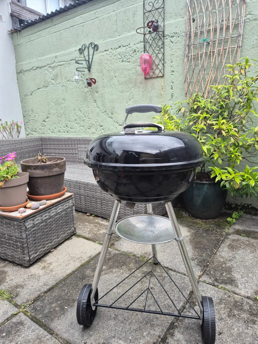 Weber compact BBQ - Image 3