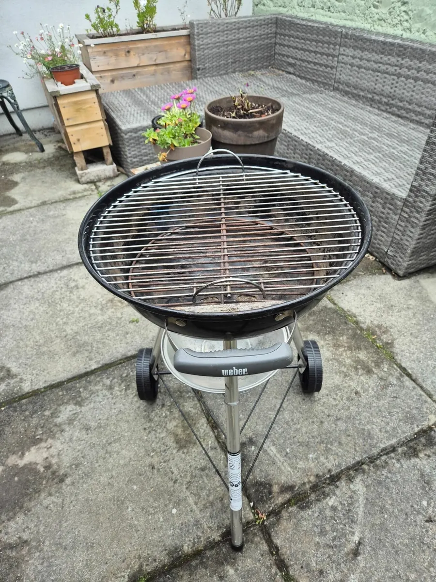 Weber compact BBQ - Image 4