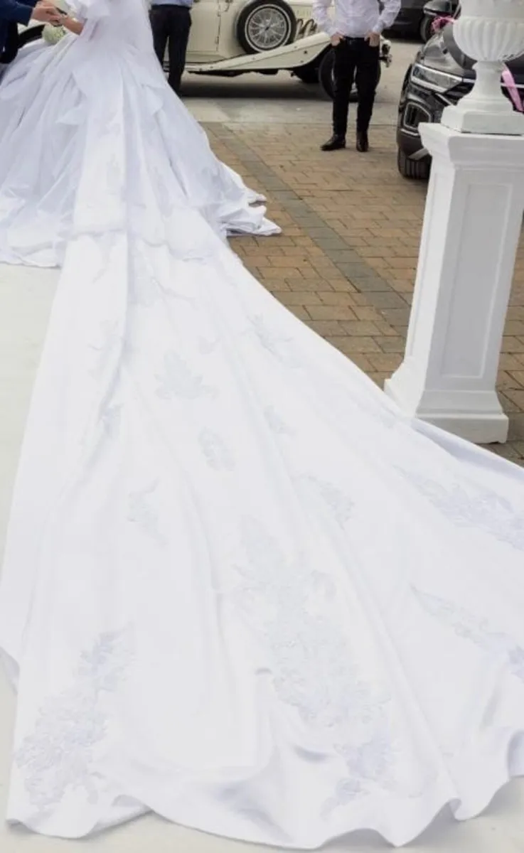 Wedding dress, bridesmaids and flower girl dresses - Image 3