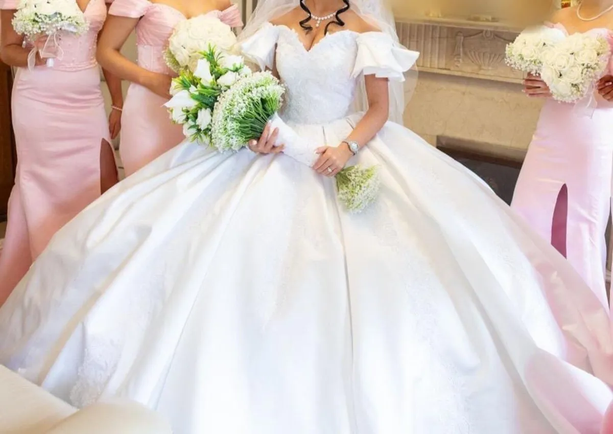 Wedding dress, bridesmaids and flower girl dresses - Image 4
