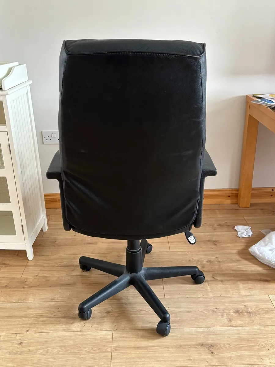 Office chair (black faux leather) - Image 3