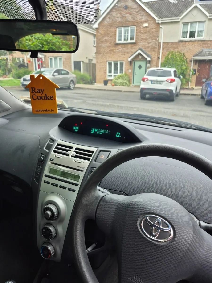 Toyota Yaris 2007 - Image 2