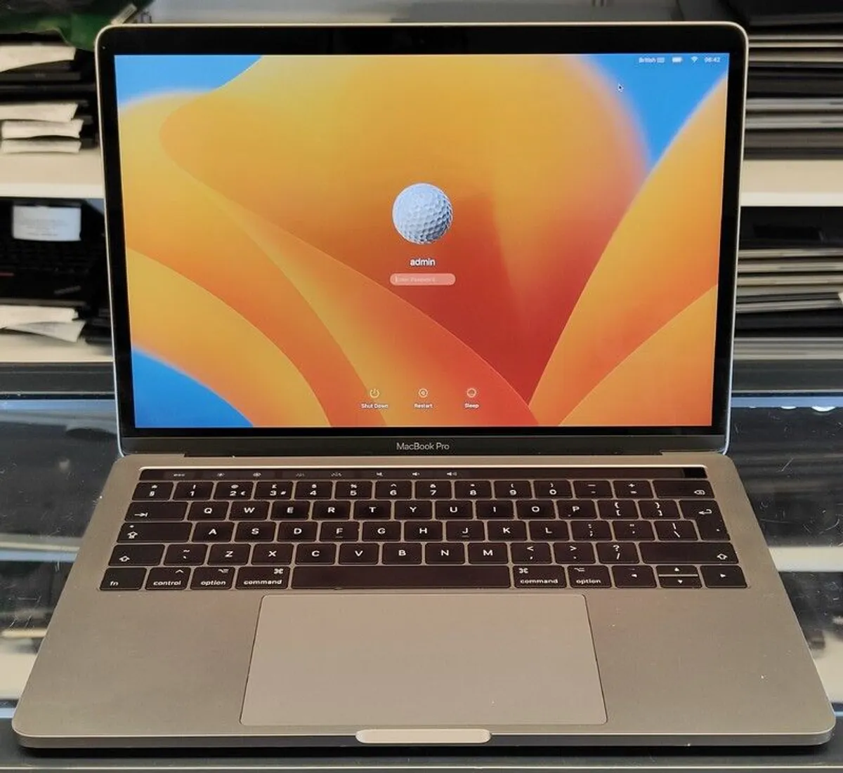 Apple MacBook Pro 13" TOUCH BAR/ Mid 2017 Silver i7 3.5GHz 16GB 5500GB SSD A1706 (Battery Cycle: 250) - Image 1