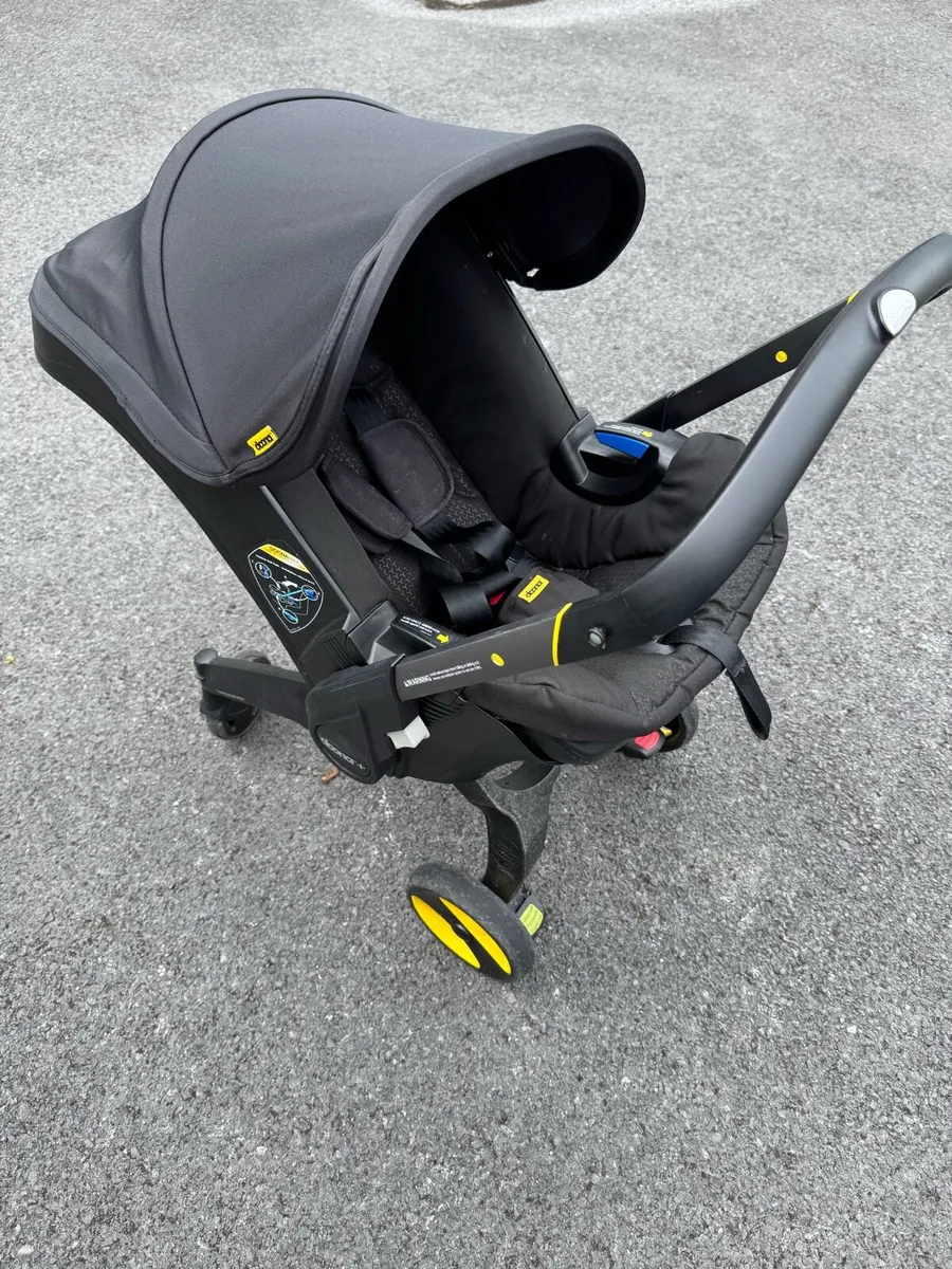 Doona Plus Car Seat with IsoFix Base & Rain Cover - Image 3