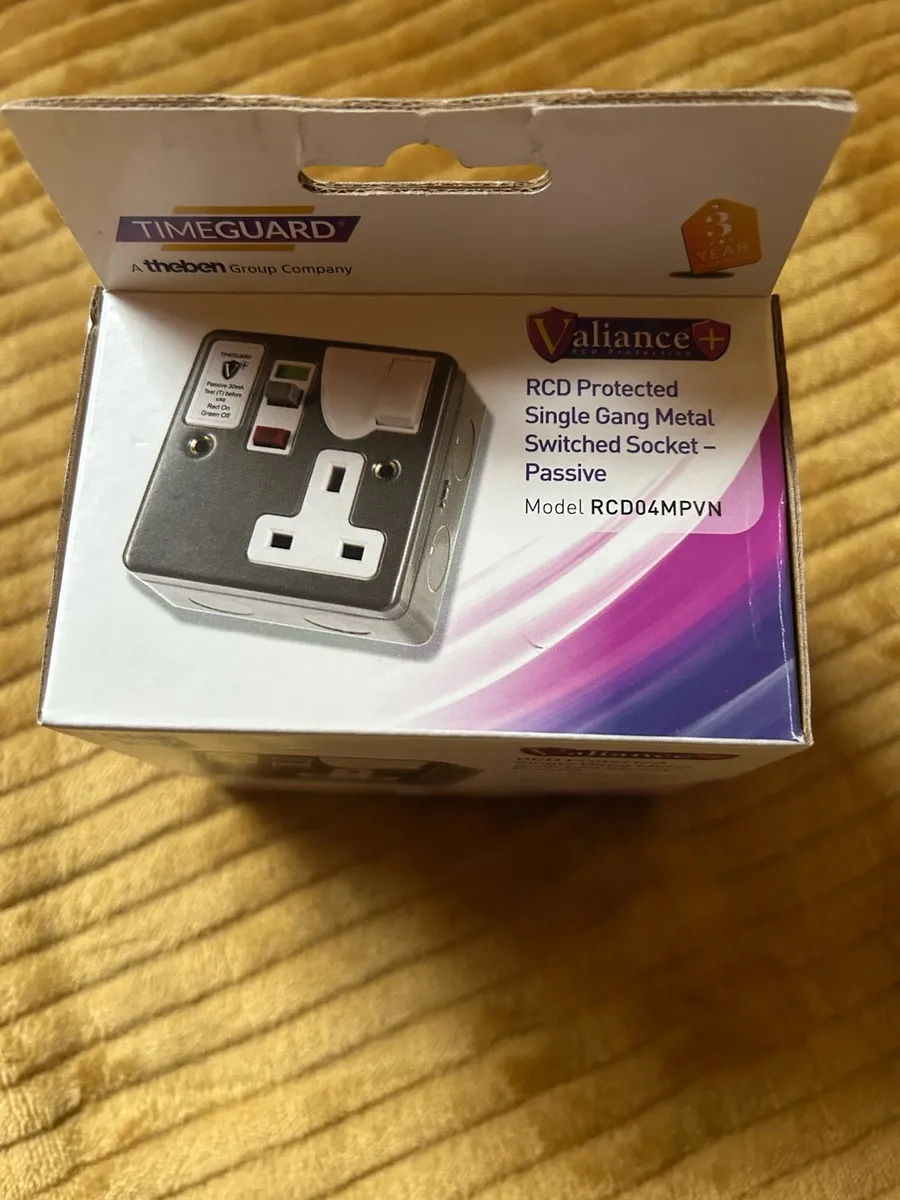 RCD protected single gang metal sockets - Image 4