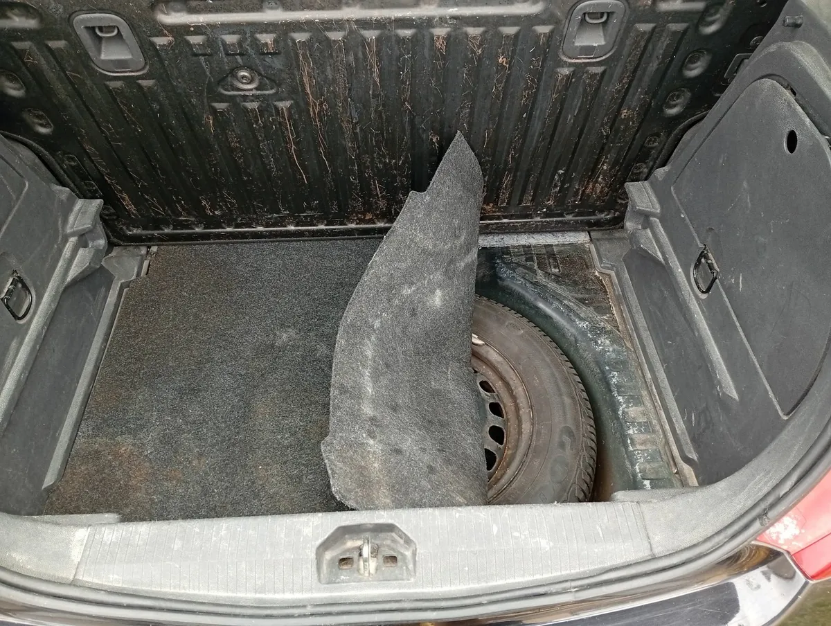 Vauxhall Corsa 2009 - Image 3
