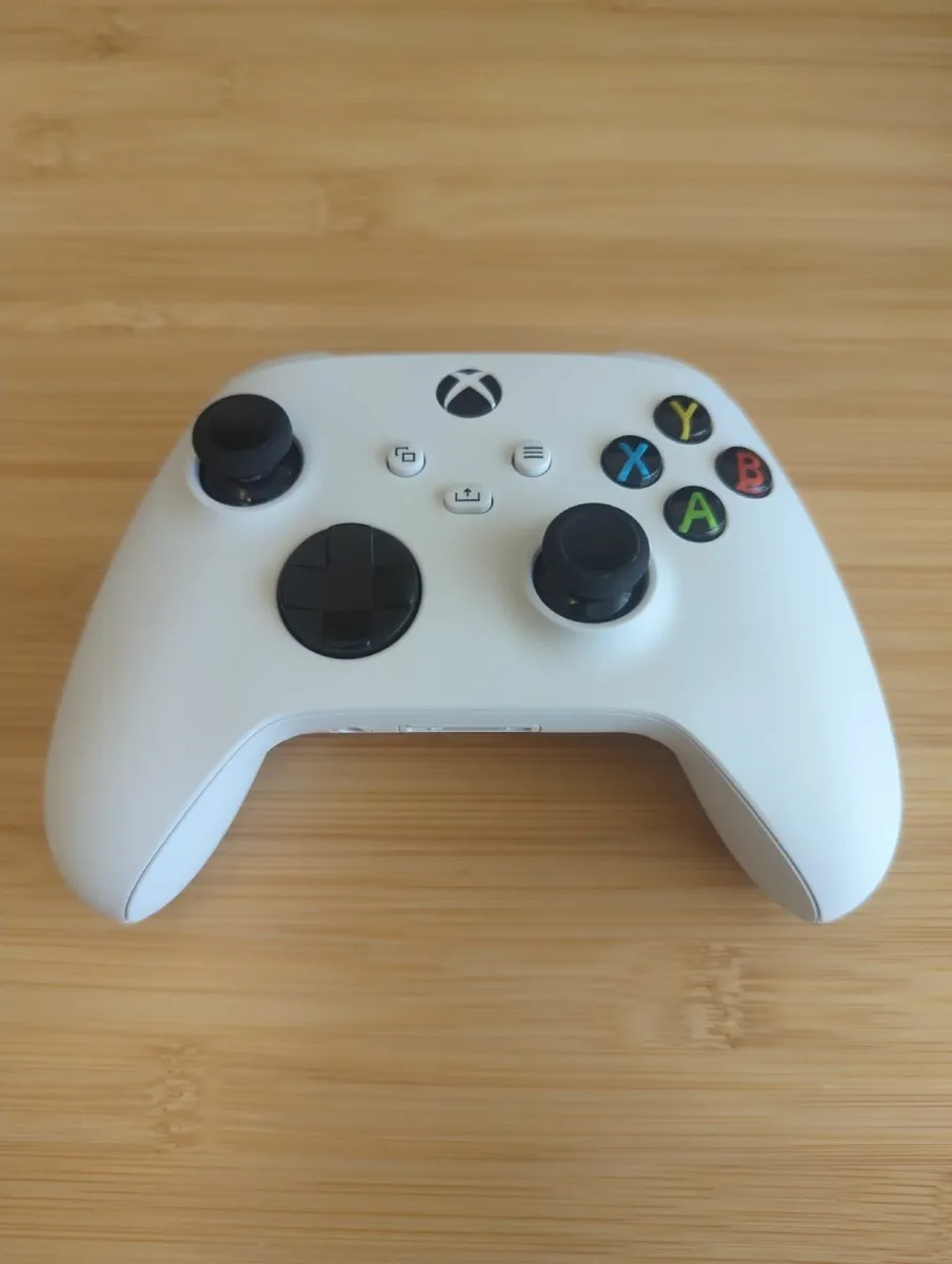 Xbox Controller (Robot White) + Bonus Spare Black - Image 1