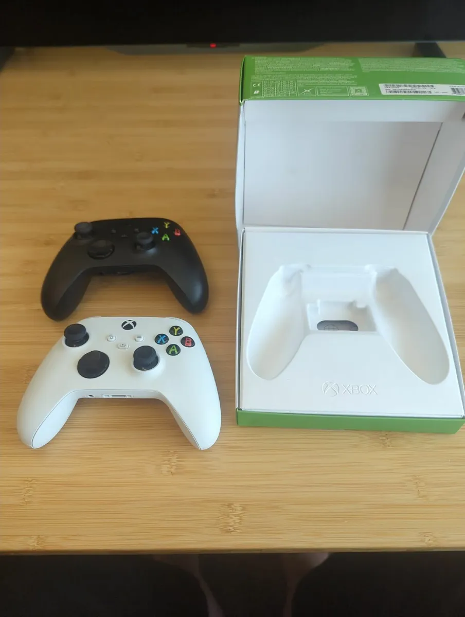Xbox Controller (Robot White) + Bonus Spare Black - Image 2