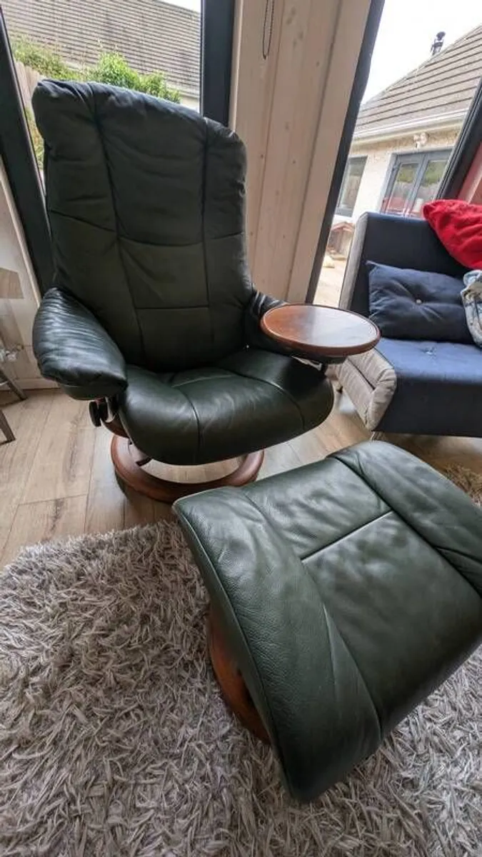 Stressless Ekornes Swivel Recliner Chair and Foots - Image 4