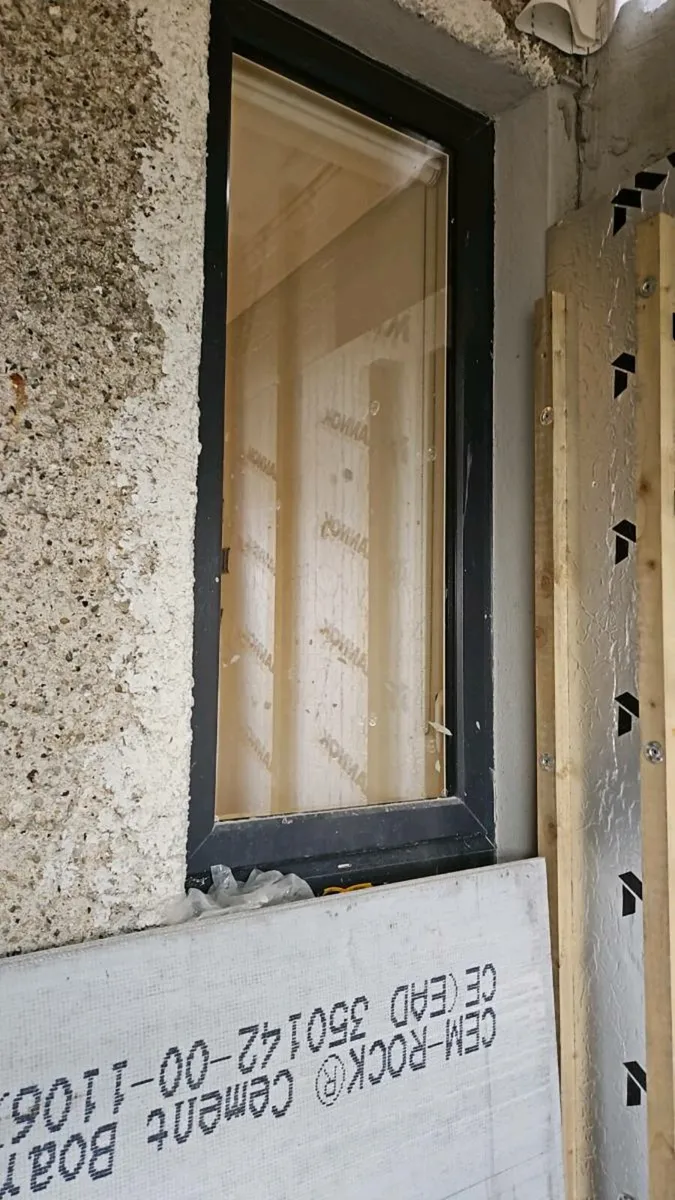 Patio door and windows - Image 3