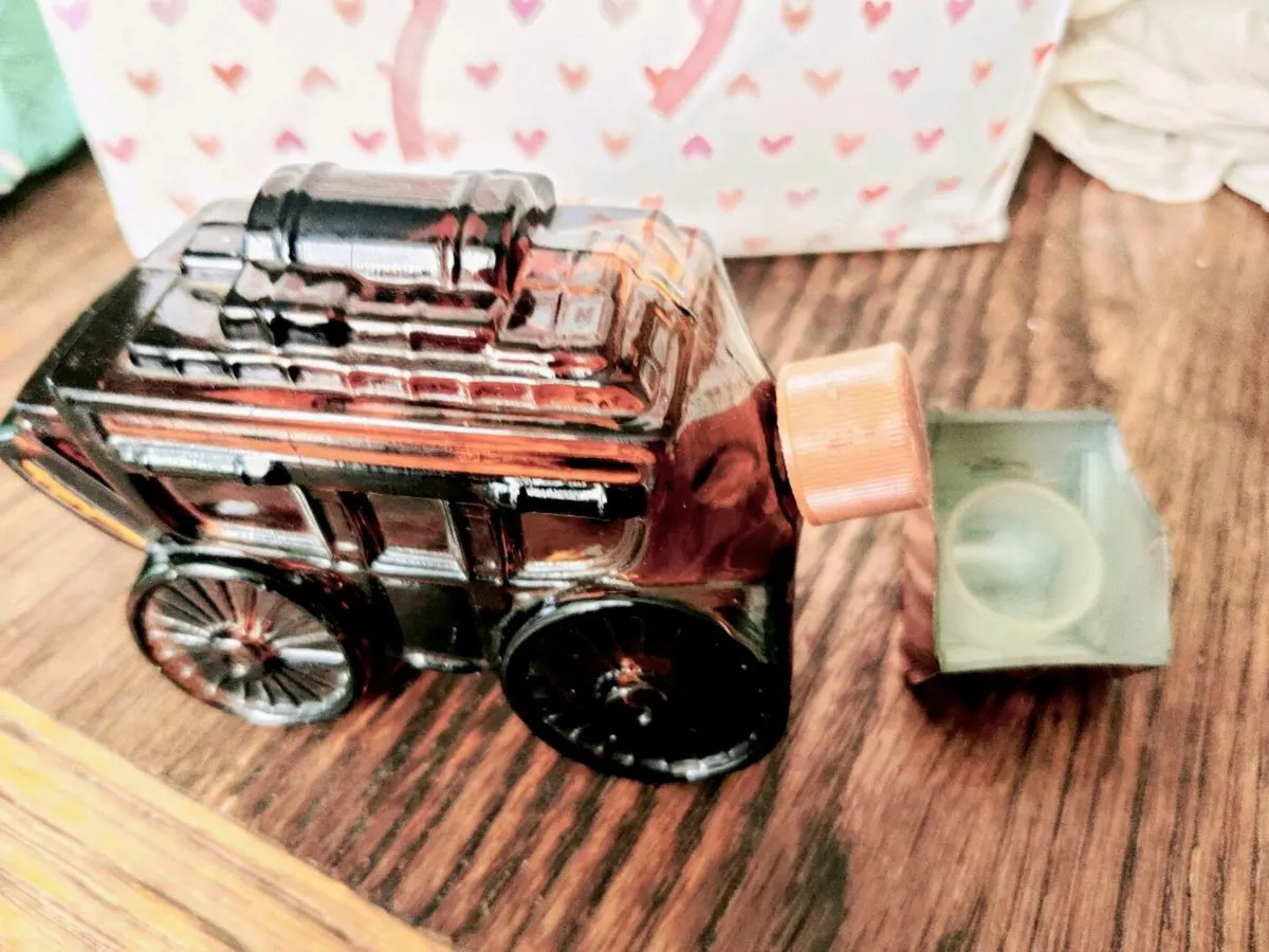 VINTAGE AVON AFTERSHAVE, 1960'S Glass Bottles ! - Image 3
