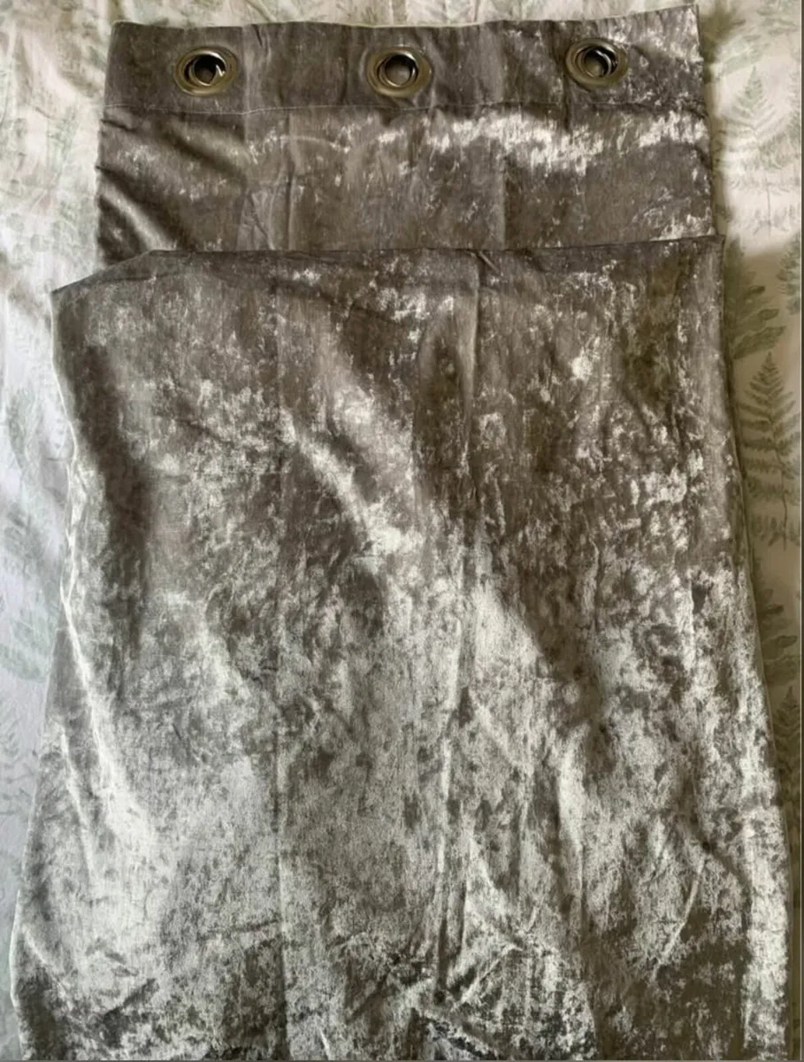 Curtains - 5 pairs - Image 4