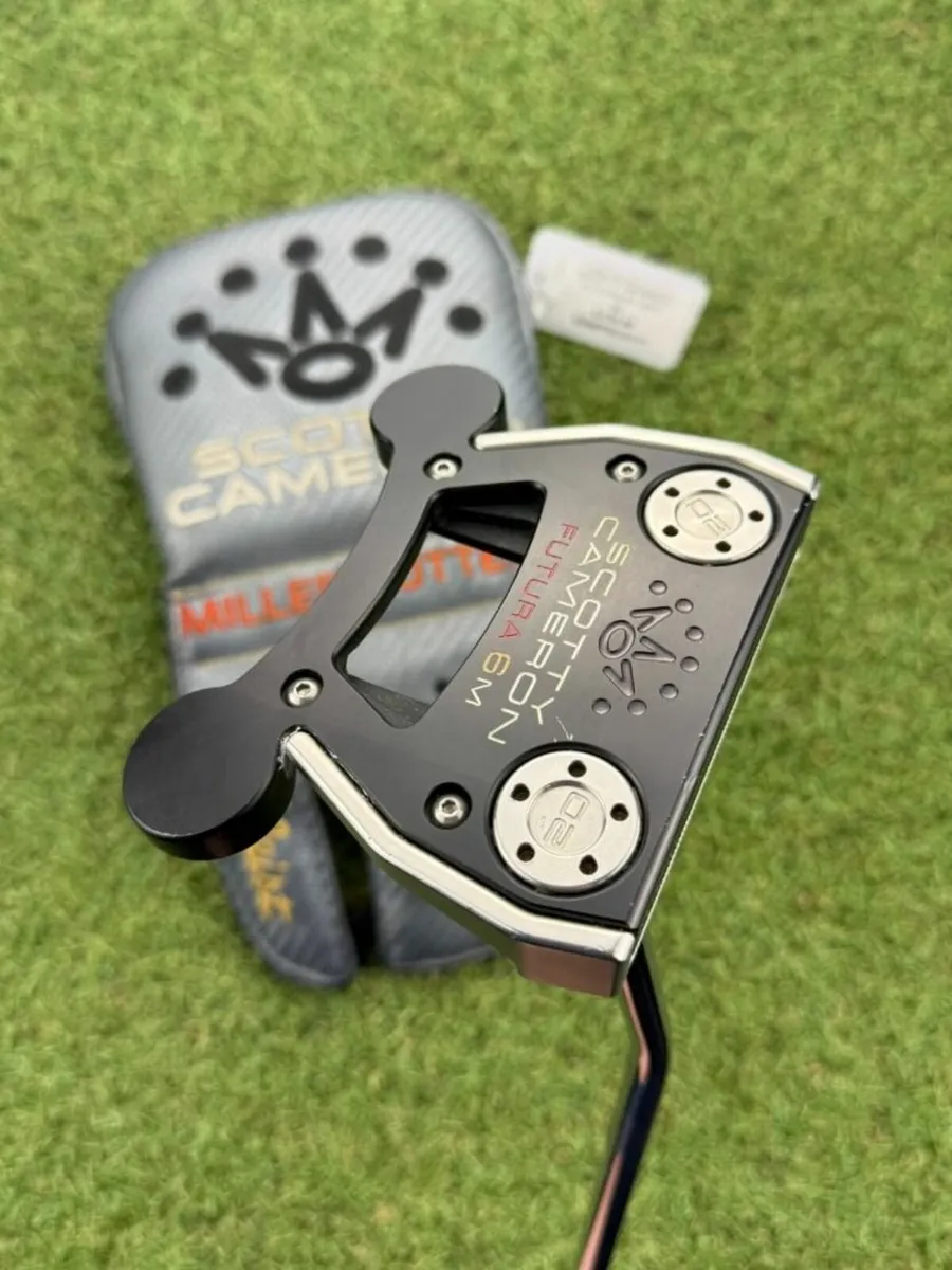 SCOTTY CAMERON FUTURA 6M 2017 PUTTER / 33″ - Image 2