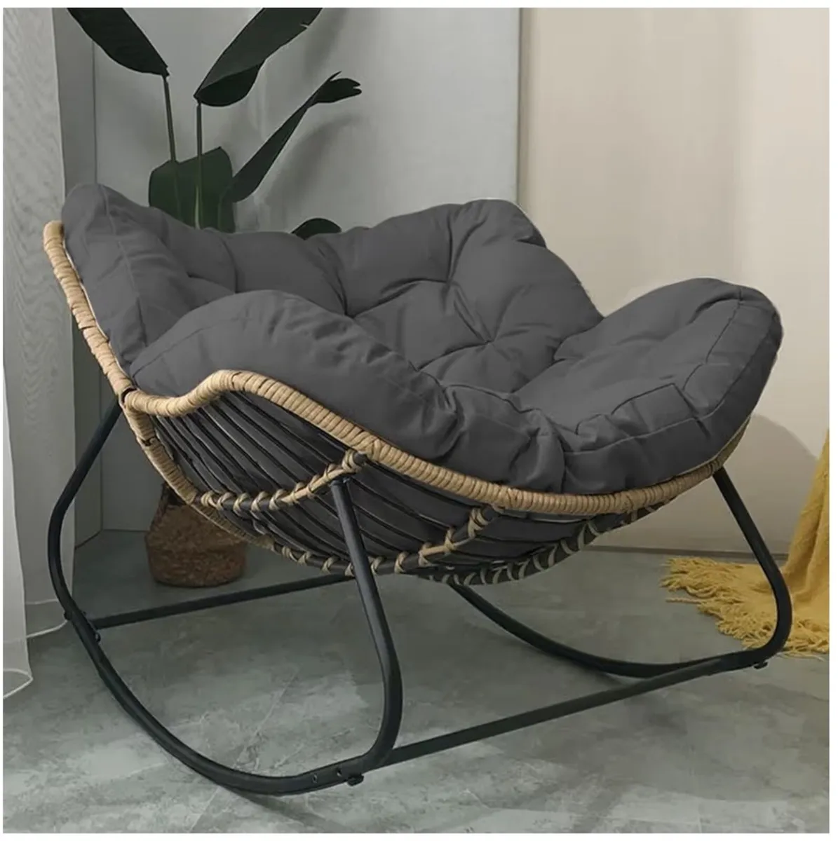 Chair (indoor / outdoor) - Image 1