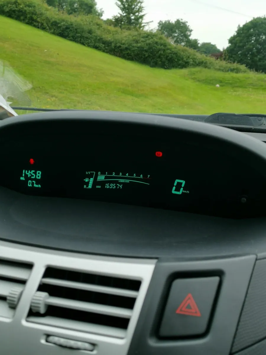 Toyota Yaris 2008 - Image 2