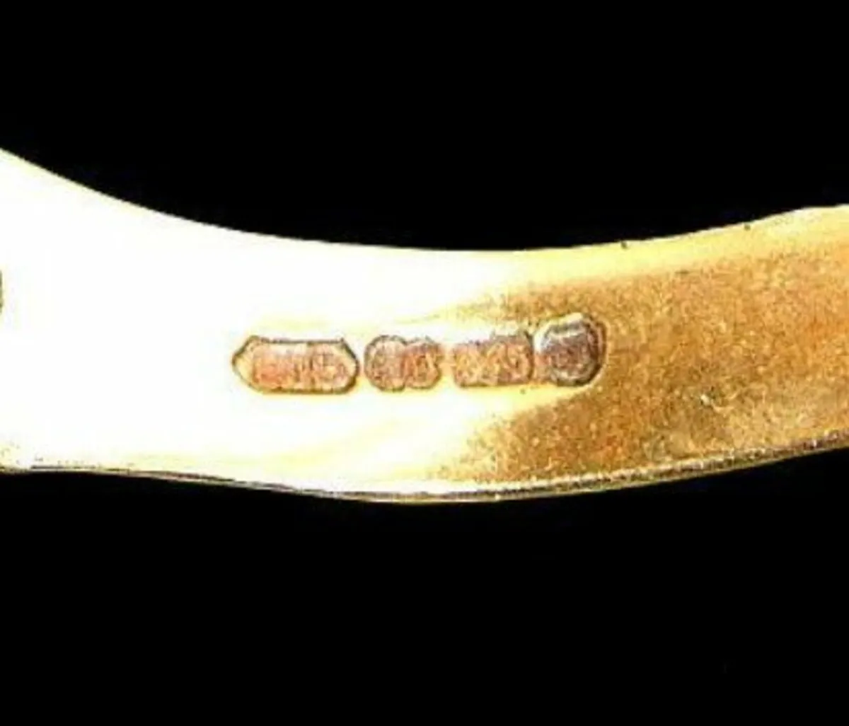 Vintage 9k Hematite Intaglio Signet Ring - Image 2