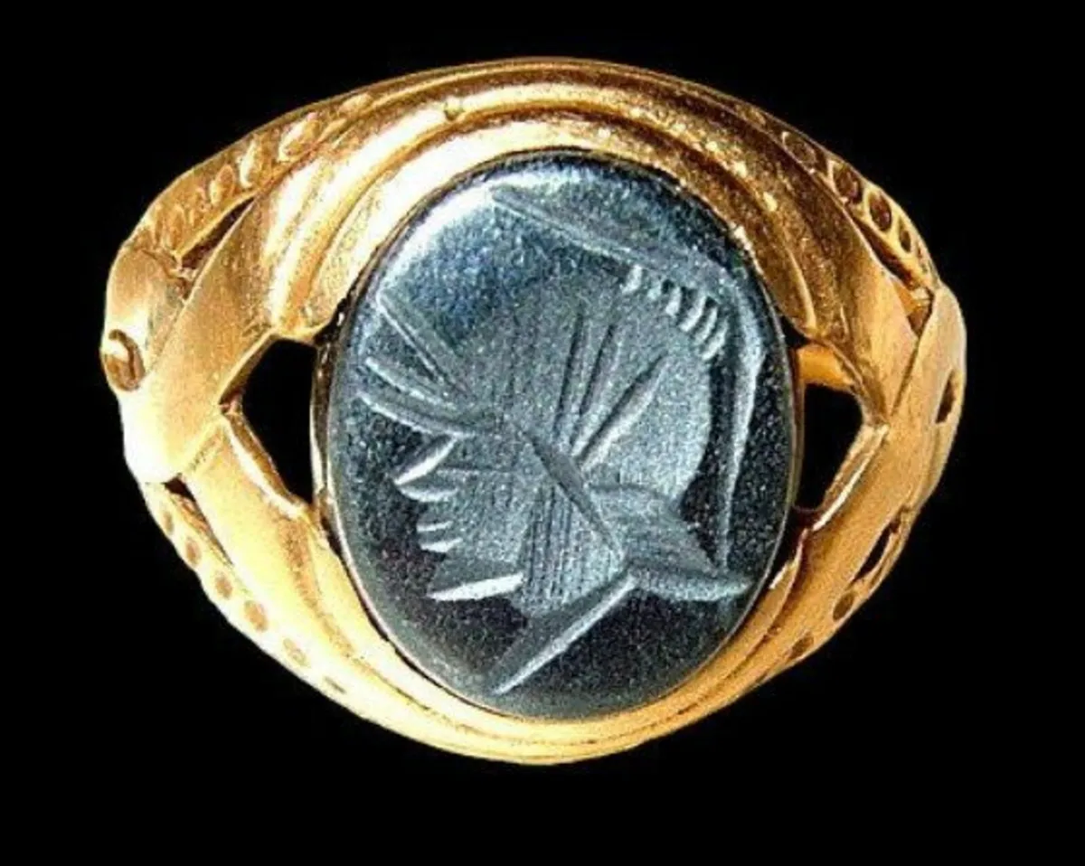 Vintage 9k Hematite Intaglio Signet Ring - Image 3