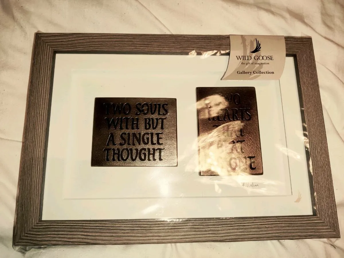 GOLDEN BRONZE, 14"Wide & 9"Long HEAVY Wall Art ! - Image 2