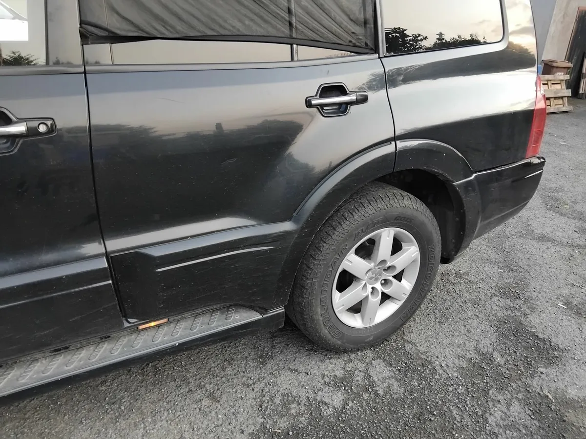 Mitsubishi Pajero 2005 - Image 1