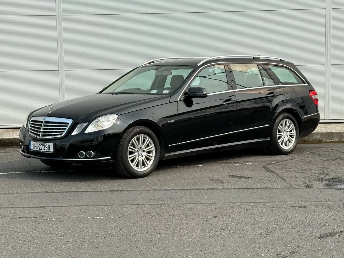 *7 Seater* E220d Estate Auto - Image 2
