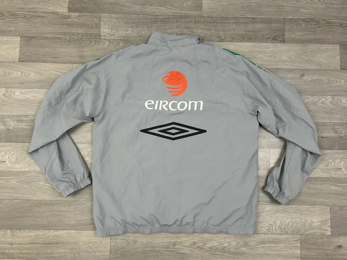 Vintage 00s Umbro Ireland Football Jacket Mens L - Image 1