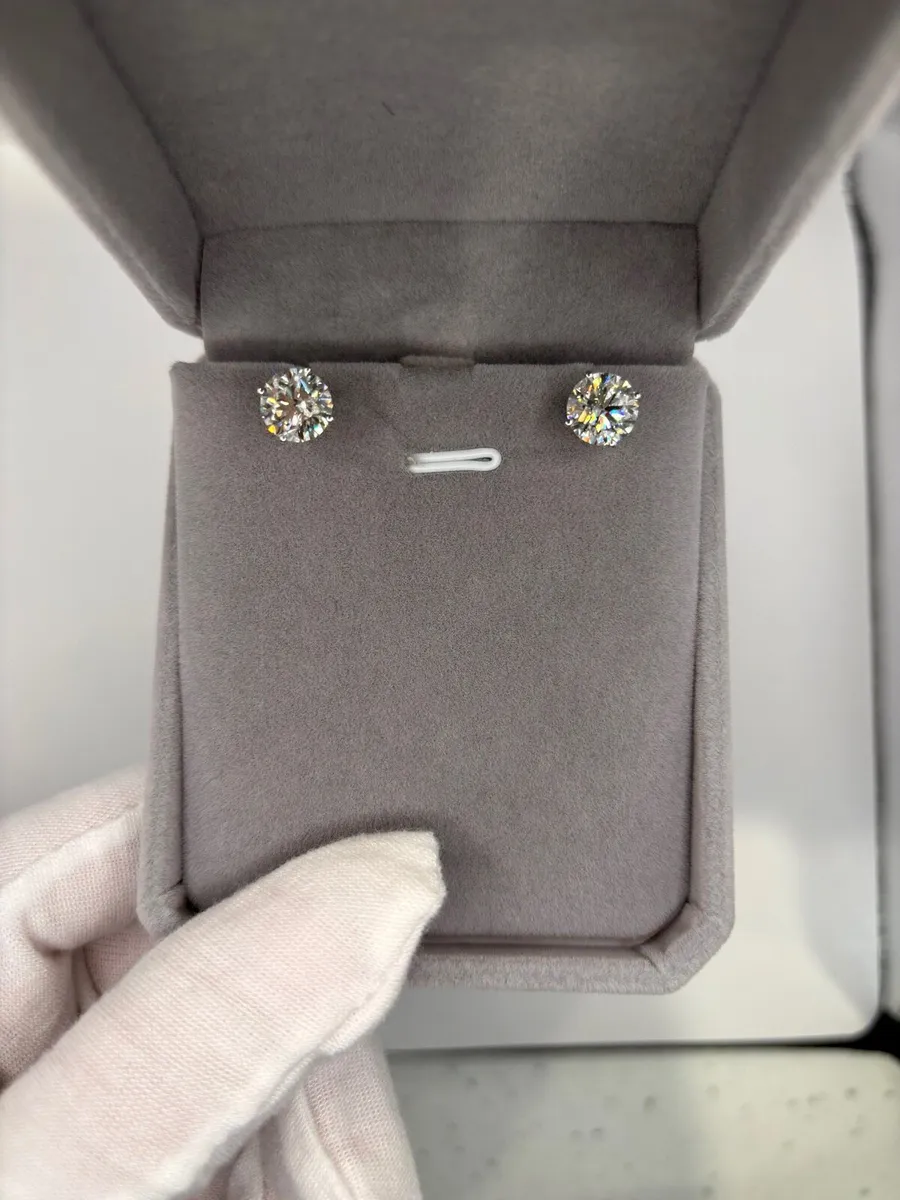 New 4ct Diamond Earrings (appraisal €4000) - Image 3