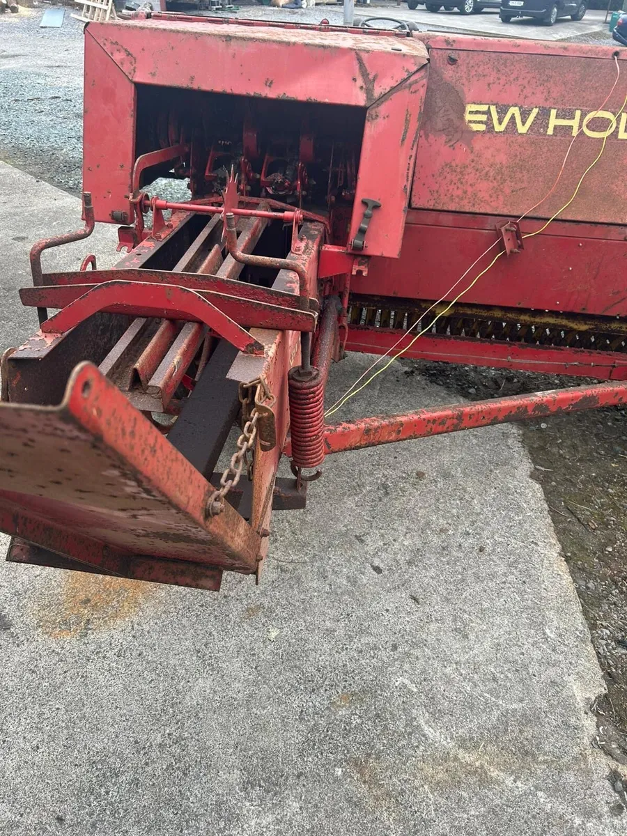 New Holland 276 square baler - Image 2