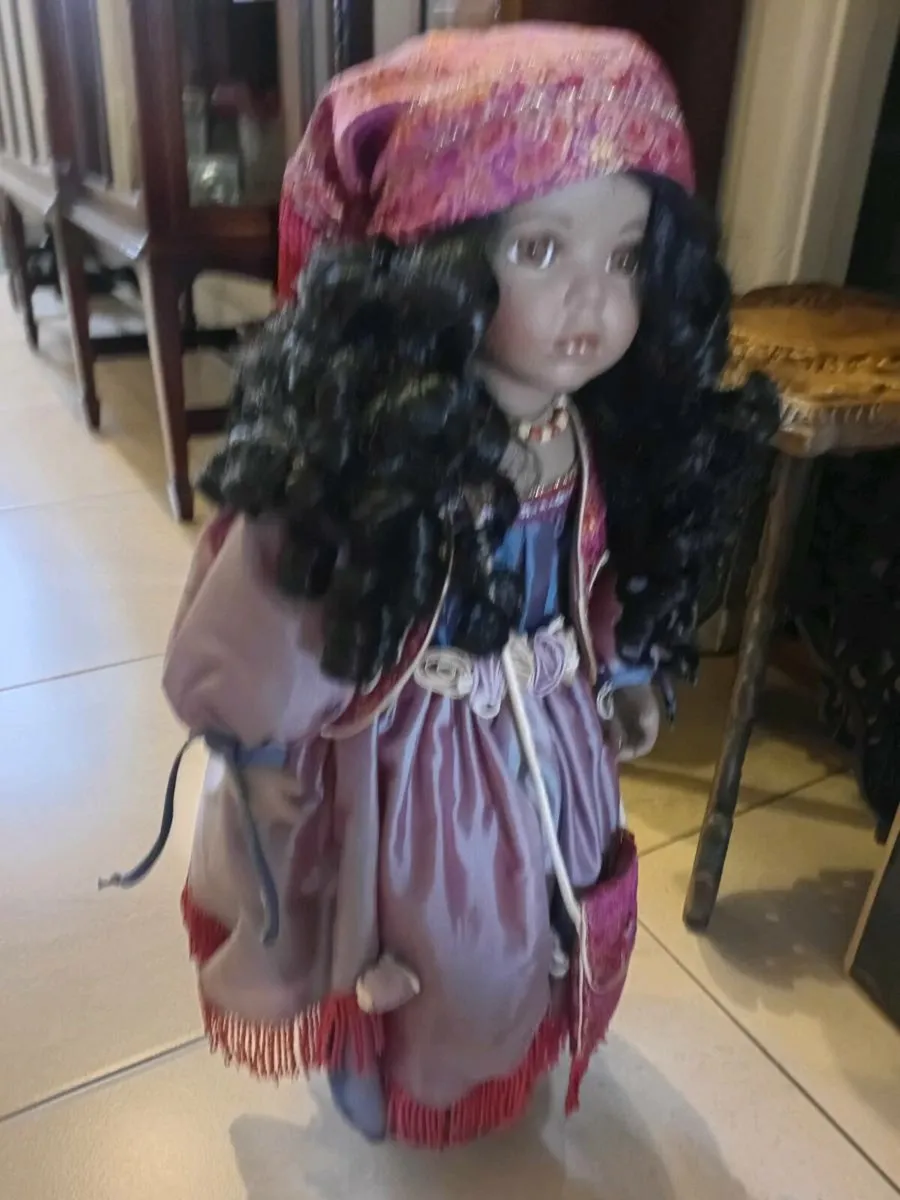Porcelain doll - Image 3