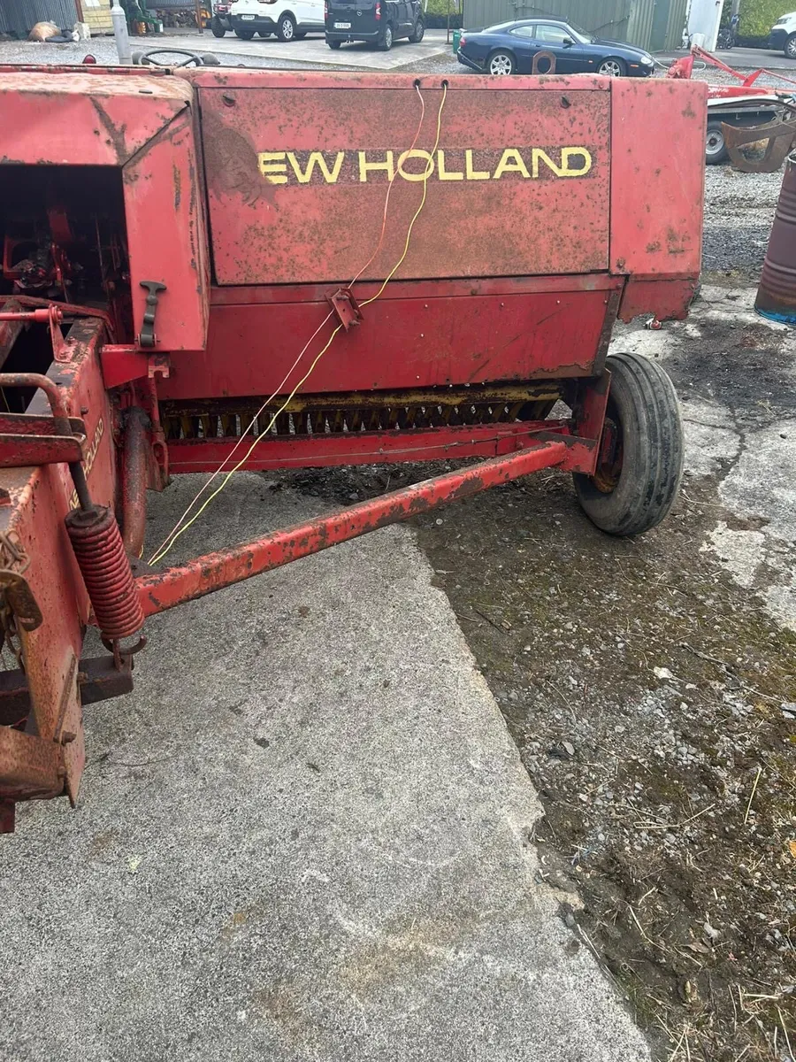 New Holland 276 square baler - Image 4