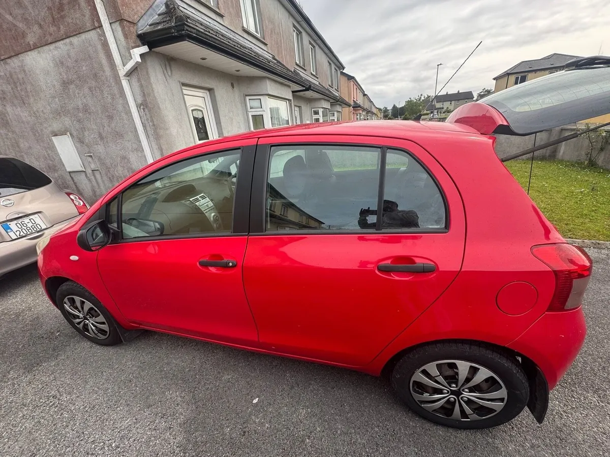 Yaris - Image 2