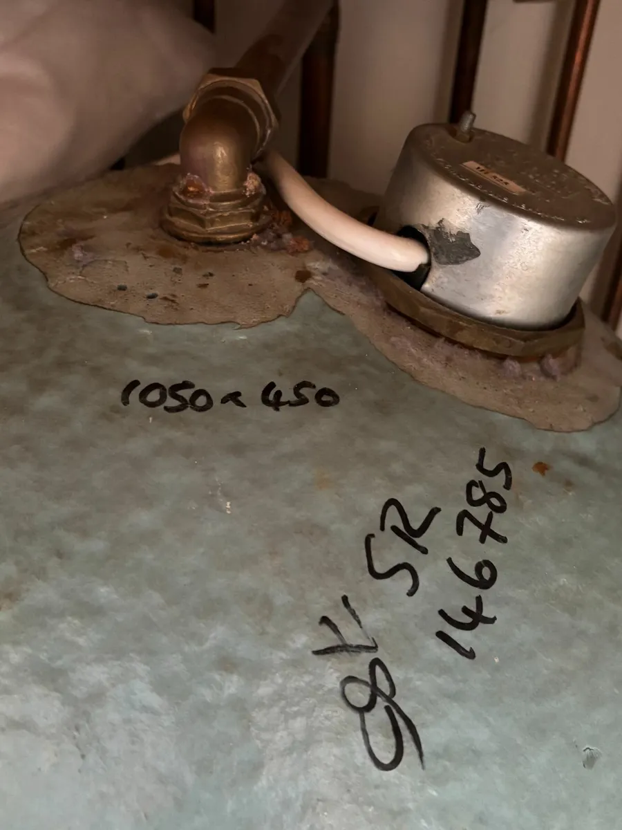 Copper hot water cylinder (insulated) - Image 2