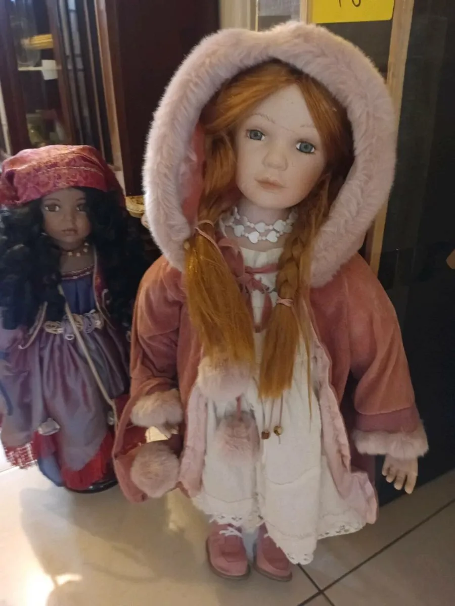 Porcelain doll - Image 2