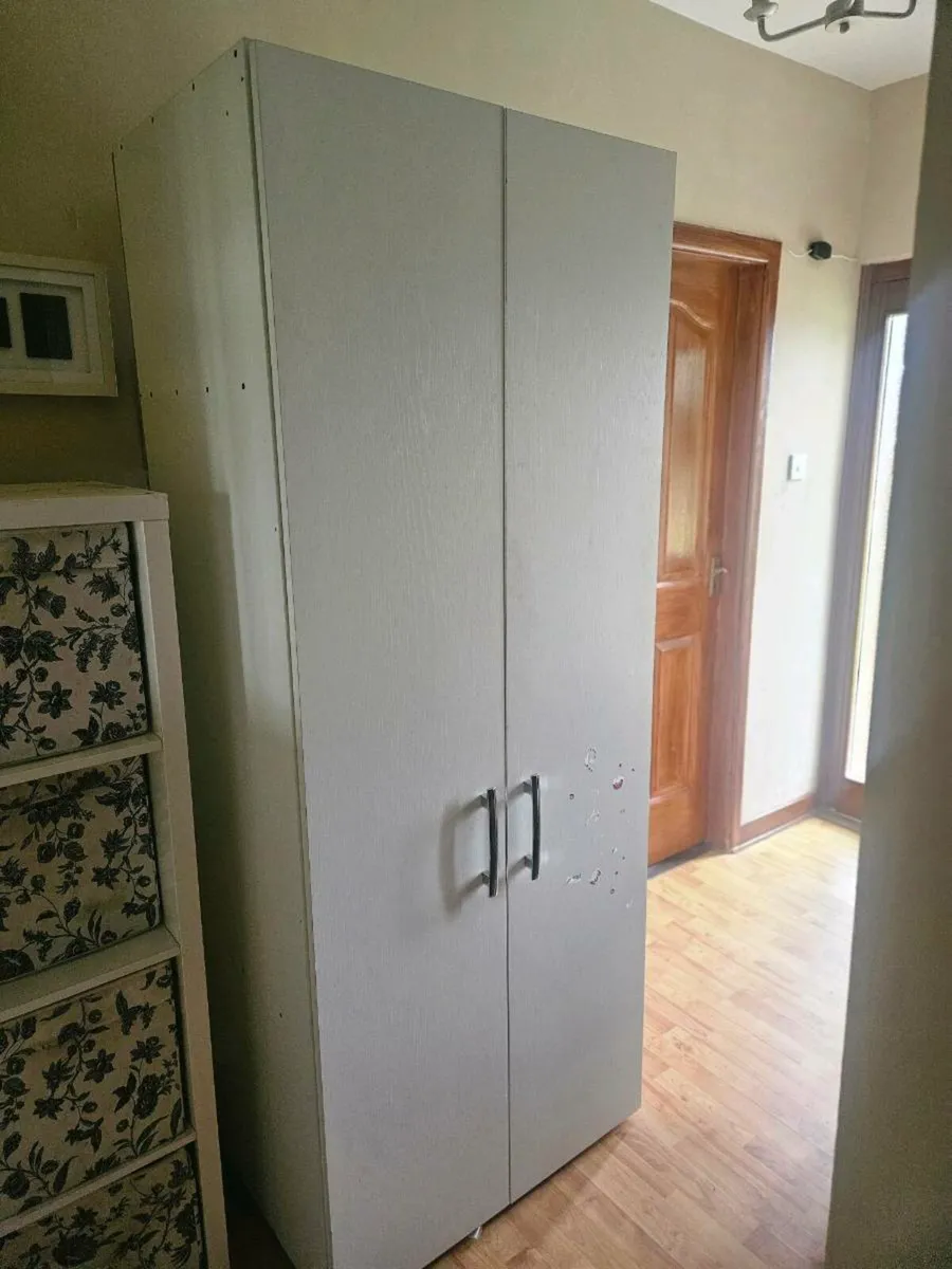Kids wardrobe - Image 2